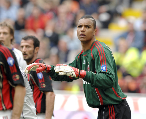 圣保罗官方：奥斯卡被确诊为迷走神经性晕厥，目前情况稳定（圣保罗官宣：奥斯卡确诊迷走神经性晕厥，状态稳定）