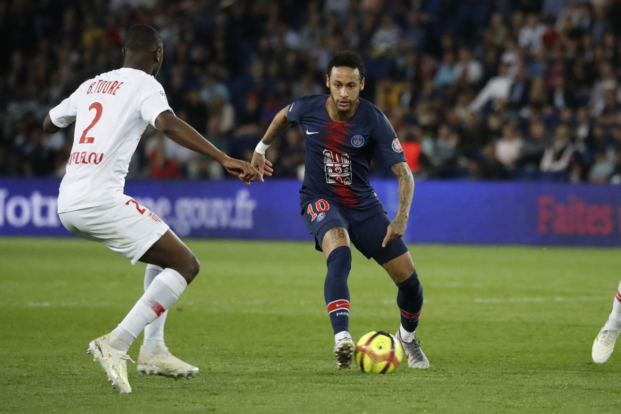 足球报：邵佳一确认当选中国国家队新任主帅！（《足球报》：邵佳一已确认出任中国国家队新主教练！）